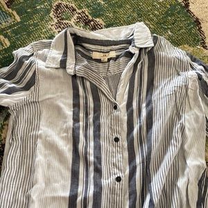 Thread & Supply long sleeve shirt. Size Large.